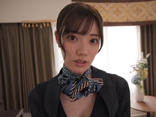 【宮下玲奈】『私といっぱいしましょうか？』妻の後輩で若くて美人なCAが旅行先で妻に代わっていっぱい抜いてくれる