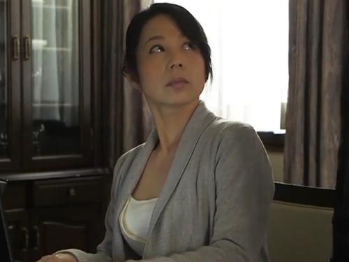【二ノ宮慶子】四十路の熟した母が障害のある息子の為お金と熟した体で息子の友達に尽くしてしまう