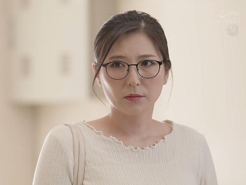 【椎名ゆな】地味だった人妻が嫌がらせして来た近所の主婦たちに復讐するため旦那を誘惑して寝取りセックスで仕返しする