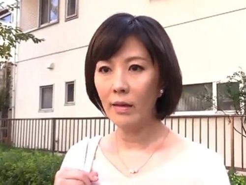 【円城ひとみ】再婚した妻では満足できずに性欲が強かった元妻の完熟エロボディに欲情し再びセックスしてしまう