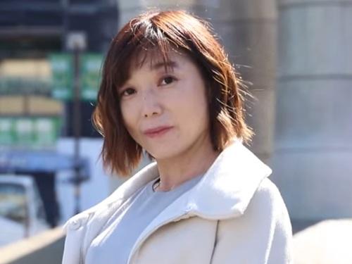 【二宮小夜子】夫と長年セックスレスで欲求不満の人妻さん43歳が『すごいっ！カッチカチ！』と久しぶりの勃起チ○ポで絶叫