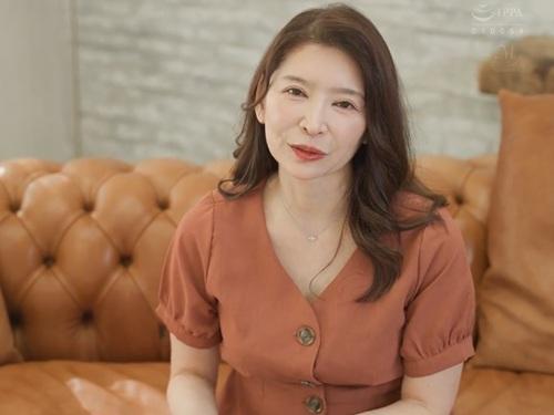 【愛田るか】五十路になって15年ぶりにAVに復活を果たす！平凡な性生活を打破し上昇する性欲をAV撮影で発揮する