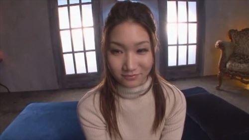 女の子たちが下着なしでいる姿に、興奮を覚える