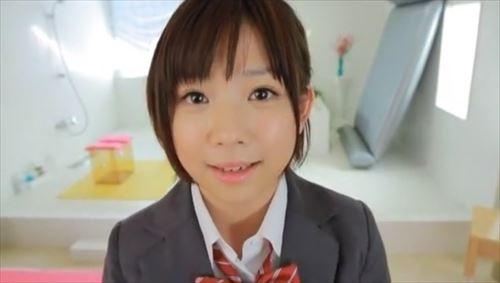 まなちゃんは、新人風俗嬢として、客の要求に忠実に、性的なサービスで興奮させられました。