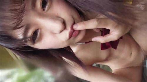 美少女が羞恥と快楽の狭間で、激しい放尿と身体の反応を露わにする