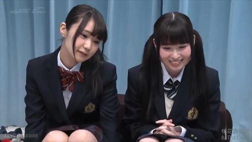 親友と性的に乱暴に扱われ、思春期の身体を弄り合う