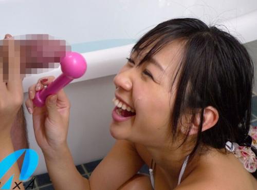 声が出せない屋外でイラマにスパンキング、立ちバックなど羞恥＆スリルたっぷりのSEX！ 「大きくないですか…ww」