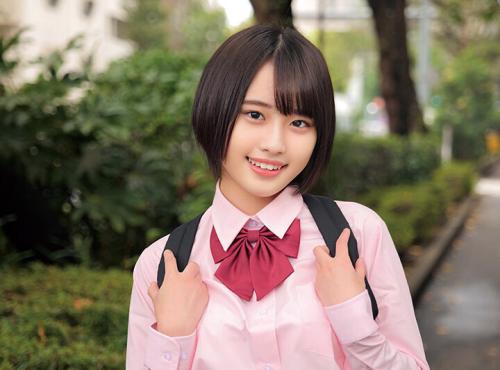 チ●ポ懇願するほどド淫乱な彼女をさらにハードピストンで何度も何度も大絶頂！ シロウト女子○生真正中出しナンパ！