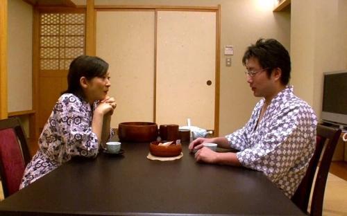 その人は彼が小さい頃に事故でなくした両親の代わりに女手一つで育ててくれた、母の妹・紗織だった。 「奥に欲じい！」