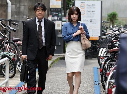 奥まで挿入できないとゆっくりと腰を落として何とか奥までイン！ これが本当の鬼イカセだ！ 綺麗な膨らみにエロ乳首