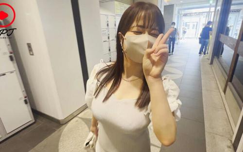【中出し×乳】若さに加えてこんなすんごいオッパイしてたら金持ち男が寄ってくるのは至極当然。 まさに格差社会。