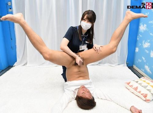 勃起が収まらなくて困っている男性をあの手この手で優しく導く白衣の天使たち3名収録 ヤバいって…ゴムしてないじゃん