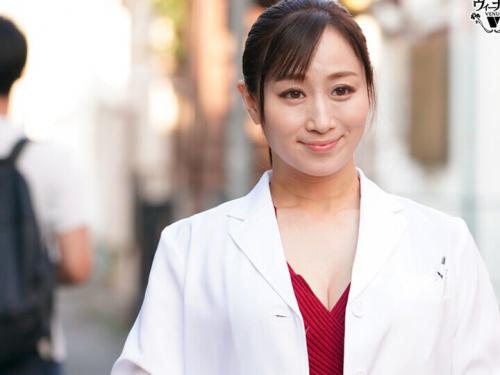 彼女の色香に誘われて甘い接吻を交わし全身を愛撫すれば、オマ●コはもうドロドロ！ 我慢できずに思わず射精…