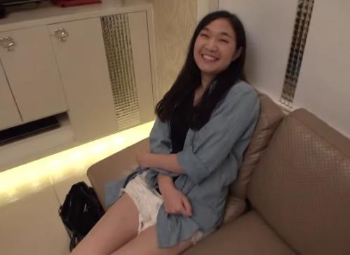 【素人】黒髪ロングヘアーの女の子がホテル連れ込まれて即ハメ