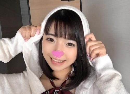［巨乳×ハメ撮り］丸みを帯びた美尻をくねらせて、美しい胸を露わにして、叫びながら絶頂を迎える美少女