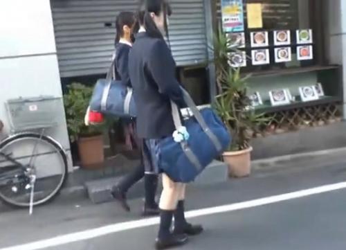 ［女子校生×マッサージ］周りに比べて敏感な女性として心だけでなく身体も満たされたいと感情をさらけ出すカワイイ生徒