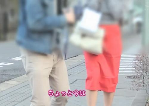 ［NTR×三十路］溜まった性欲をぶつけさせる！ご奉仕でムラムラを大爆発させ虜にしてしまう奥様
