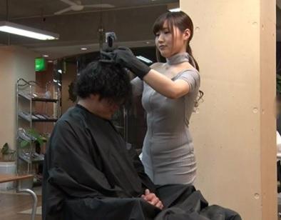 ［手コキ×フェラ］緩やかで甘い雰囲気を醸し出しつつもエロ顔でイキ悶えてしまうAV女