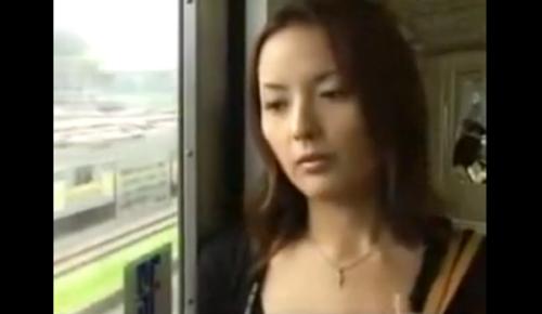 ま●こを使いたくて衝動的に家出する妻。夫が突っ込んでくれない穴をどうしよう。物欲しそうな美人に男が寄って来る。合体や！ww