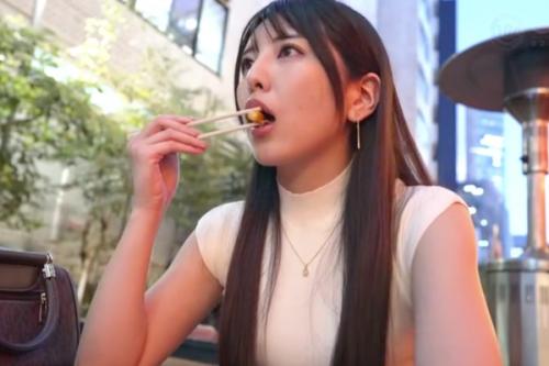 別れても体の付き合いが続く元カノが結婚しそう。食事風景を見てそのお口にち●ぽ挿れると思うと余計興奮するゲス男であったww