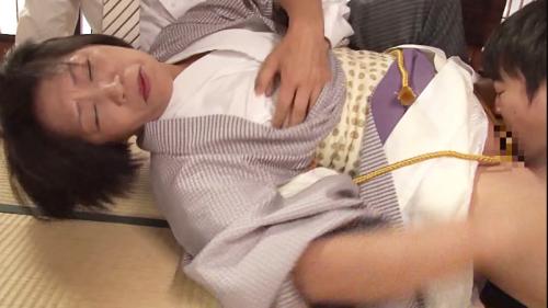 これは必見！まったく真剣さが感じられないレ●プ！お客さんヤメテヤメテ止めておくんなまし！ち●ぽを挿れちゃダメよぅおー！