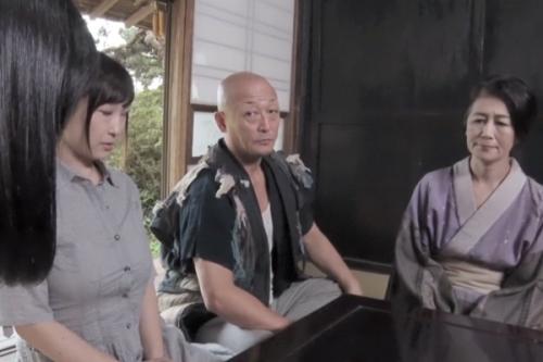 村の分限者の元に二度目の嫁が嫁ぐ。相手をさせられていた婆はホッとした。突っ込まれてた娘もホッとした。この時点では…ww