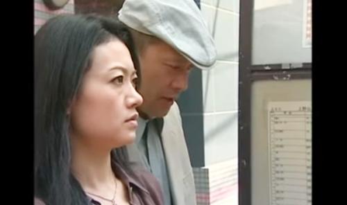 暗闇の映画館で痴漢されて欲求を晴らす人妻。しかしこの日は男がホテルに誘って来た。ああやっぱりベッドでする挿入はイイワ♡