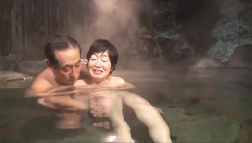 夫婦水入らずのほっこり温泉で萎んでいたち●ぽもビイイン！枯れていたお●んこもヌレヌレ！温泉旅行は回春旅行！蘇りの湯♡