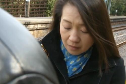 刑期満了で出所した妻を出迎える夫。ホームで交わす抱擁。その姿は美しい。とはいえ男と女。１時間後にはラブホでズコバコww