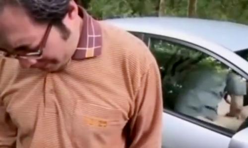 車の中では愛妻と竿師がくんずほぐれつヌチョヌチョファック！夫は嫉妬に悶えながら痛キモチイー感覚を味わってる！ビバスワップww