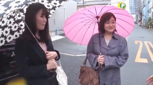 とある雨の日にナンパした母娘。飢えてる感満載のデブ母は理解できるがナイスバディの娘まで淫乱だなんて！美味なる親子丼♡