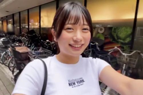 アイドル兼業女子大生セフレさん。さすがアイドルだけあって経験浅そうな風情なのにバックでくぱぁしておねだりするメス犬ですww