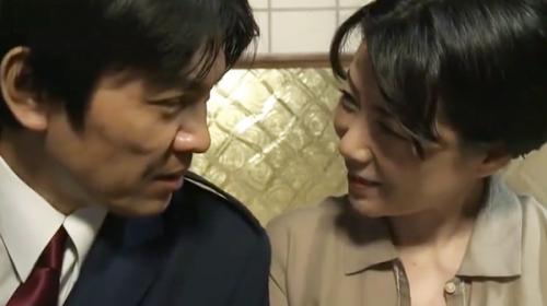 若い郵便屋に入浴姿を見られた五十路妻。亭主が放置しているま●こを使ってもらうチャンスである！…日が暮れるまで不貞してたww