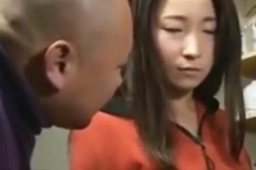 夫は妻が親父のち●ぽをハメに帰省することを知っている。ソレを何度指摘しても過ちは続く。だがま●この締りが良すぎて...ううっww