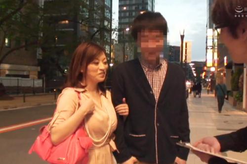 オレのち●ぽが勃たない！心優しき夫はイキたい妻を慮ってナンパ師にバトンタッチ！爆乳揺らしてイック―！っていいのか夫ww