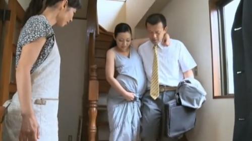 娘が間もなく出産する。私にとって初孫になる。お婆ちゃんになるというのに私のま●こは婿の竿を求めるのです！びっちょんです♡