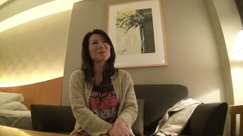 旦那がいないと言うから夜這いをかけたのにベッドで寝てるじゃないですか！しかしソコを押し通すのがプロの流儀！ま●こ攻撃♡
