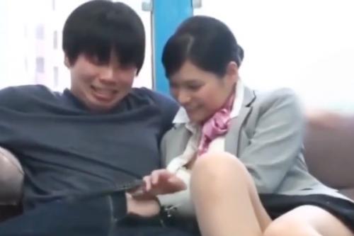 検証！接客のプロであるCAさんに草食男子の悩みを相談したら解決されるのか！悩みとはもちろんち●ぽ！ズボッと一発！優しいww