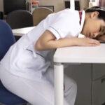 「だめっ患者さんっ！」夜勤中に疲れて居眠りする爆乳看護師を犯す患者ｗ【巨乳】