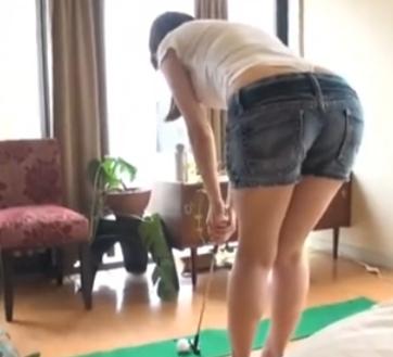 ハメ撮りに恥じらいながらも満足イキ
