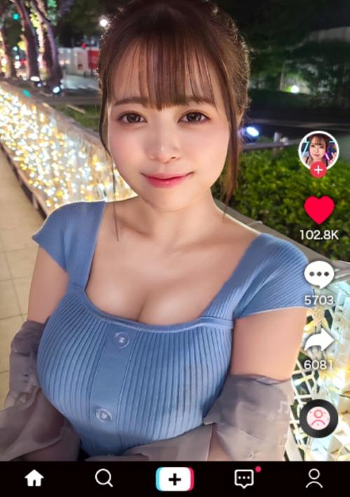 豊満ボディのTikTokerが大胆に魅せる、大食い×官能のハイブリッド作品！