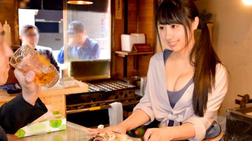たこ焼き屋の看板娘がターゲット！可愛さとエロスが交錯し、アポなし交渉から連続絶頂へ…