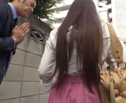 ［熟女×中出し］超勃起した極太ペニスで挿入されたら理性は吹き飛び敏感な体質が抑えきれない人の嫁