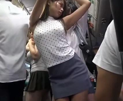 ［ベロチュー］ とっても大好きなちんちんを弄りたっぷりザーメンを搾り取り挿入を誘う美乳妻