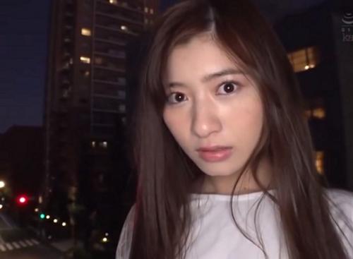 ［無料エロ動画×顔射］頭がおかしくなるほどのピストンに突き上げるような気持ちよさに集中するデカパイ女