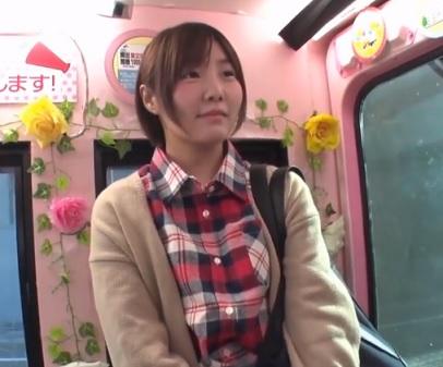 ［おしっこ×中出し］大人しい感じもするのに実は特濃精子を放たれると激しくイキ悶えちゃうカワイイ生徒