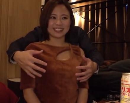 ［素人ナンパ］股間が痺れるような刺激的なセックスで身悶え恍惚の表情を浮かべるお姉さん