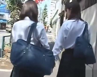 ［バス］可愛いぷっくりした乳首と愛らしい最高の癒やしエッチで絶頂を迎える女子校生