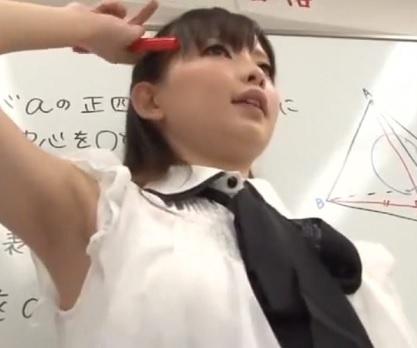［騎乗位］優しくおちん●に触って男性器を感じ興奮してエロさが爆発しちゃう女教師