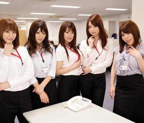 ［フェラ×顔射］忘れられない悪夢の記憶！大量の精子を放出する相手に怯えるキャリアウーマン